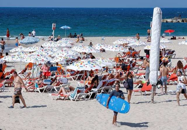 السبت القادم افتتاح موسم السباحة في البلاد