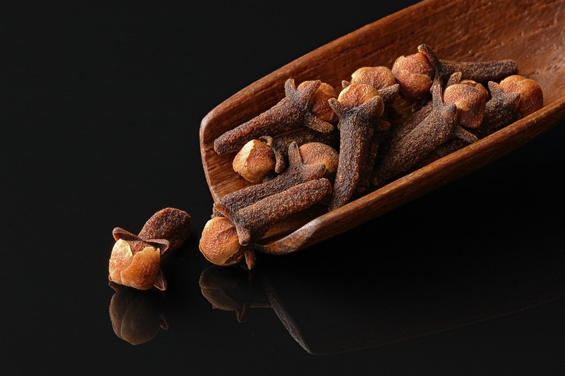 القرنفل على الريق... فوائد لم تتوقعونها