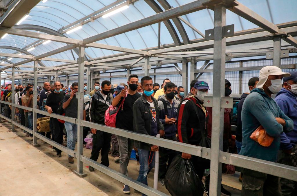 اسرائيل تعلن انطلاق المرحلة الثانية من تطعيم العمال بالجرعة الثانية