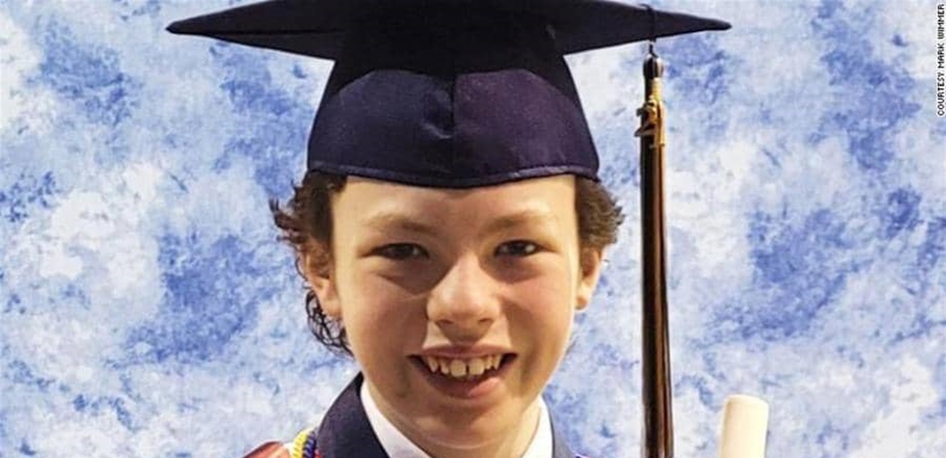 طفل امريكي نابغة يتخرج من الثانوية والجامعة في سن 12 عاما