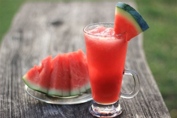 افضل المشروبات التي تساعدكم على محاربة موجة الحرّ