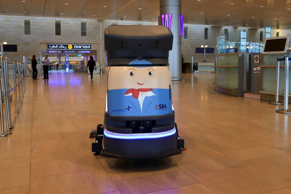 تمديد سريان مفعول القيود المتعلقة بالسفر