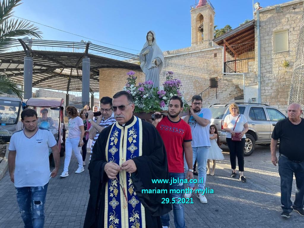 صور وفيديو معليا- اختتام الشهر المريمي بمسيرة وصلوات لشفيعة البلدة