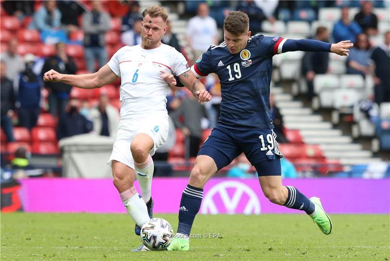 تشيكيا تصعق اسكلتندا وهدف شيك يدخل تاريخ اليورو