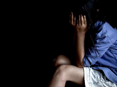 معلم من الشمال اغتصب طالبته وتم الحكم عليه بالسجن لمدة عام واحد فقط !!