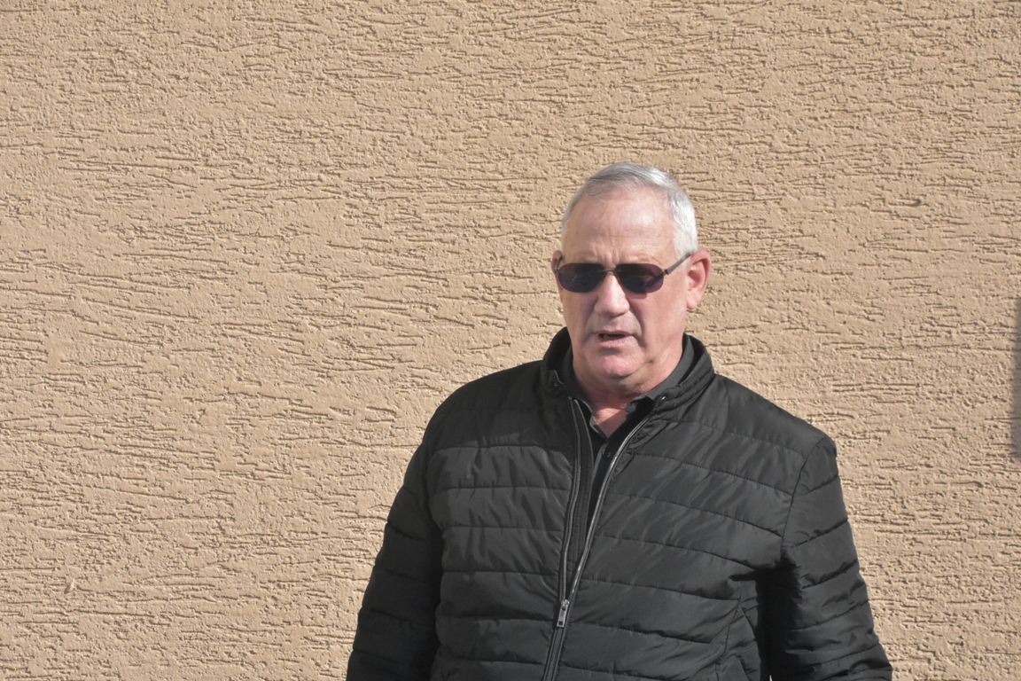 غانتس سيلتقي نظيرته الفرنسية لبحث قضية التجسس على ماكرون