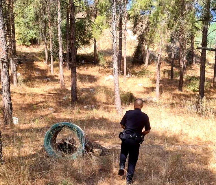 سُمح بالنشر  اعتقال 3 شبّان (20،23، 28 عامًا) من الزرازير بشبهة قتل والدتهم  ورميها بنهر الاردن