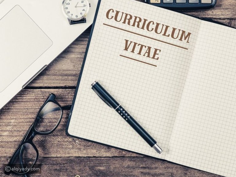 السيرة الذاتية: 7 علامات تشير إلى أنها قديمة ويجب إصلاحها