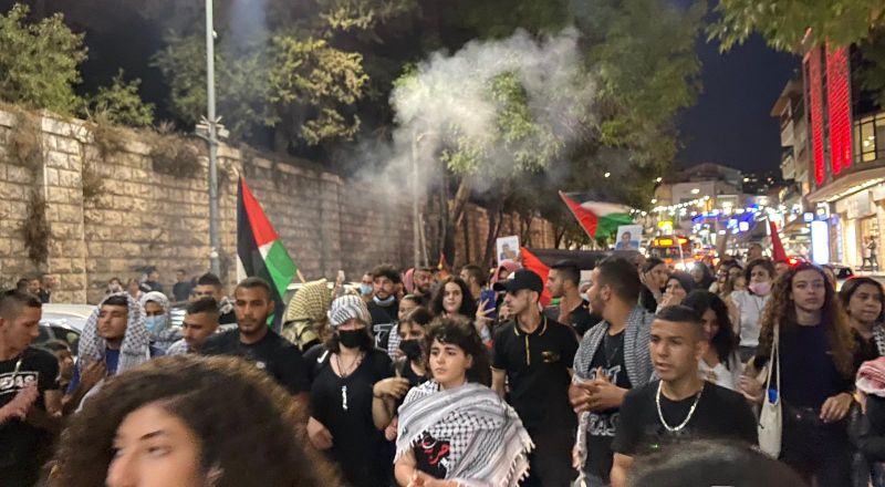 وصول الاسرى الى المحكمة وتفريق مظاهرة تضامن بقنابل الغاز