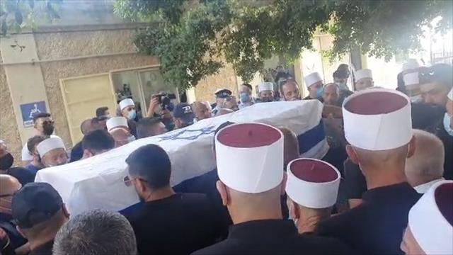 يركا تُشيع جثمان الشرطي المتطوع حسام زغير الذي لقى مصرعه بحادث دهس