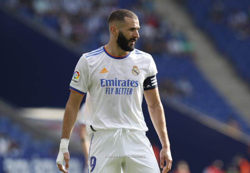 بنزيما يلمح إلى وجهته المستقبلية خارج أوروبا