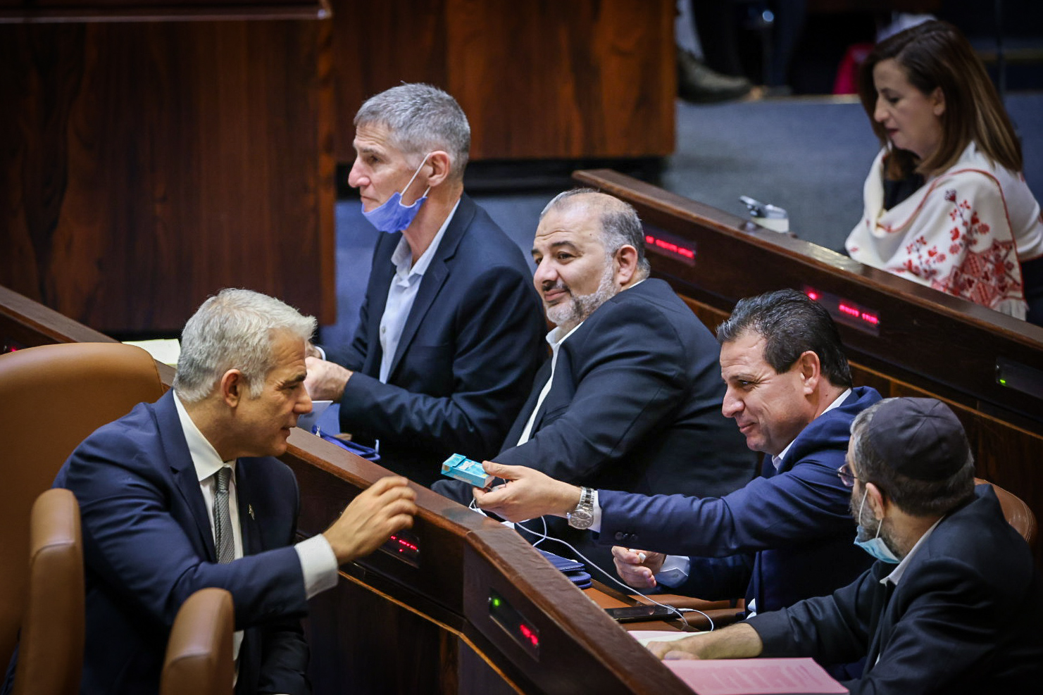 الكنيست تصادق على قانون التسويات في المرافق الاقتصادية واستمرار النقاش حول ميزانية الدولة للعام المقبل