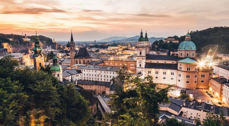 رحلة سياحيّة إلى سالزبوغ النمسوية المكلّلة بالثلوج