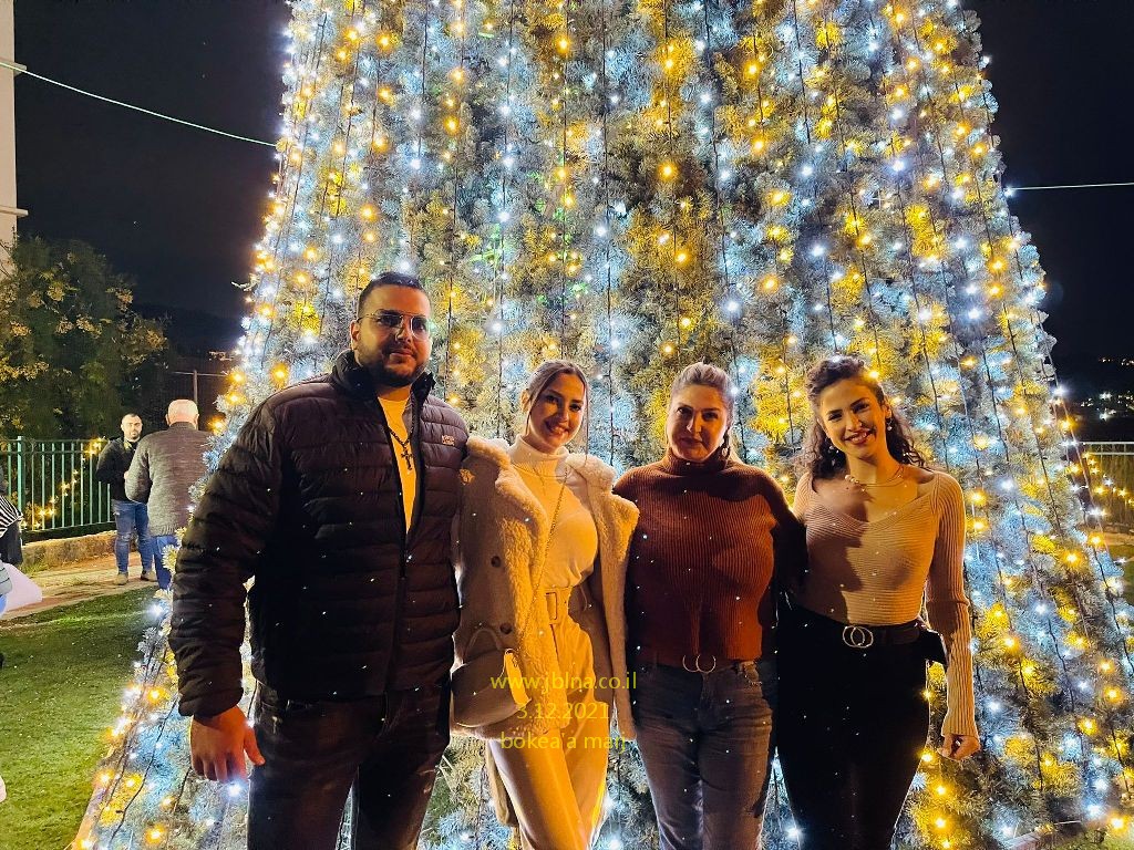 بأجواء المحبة والميلاد اضاءة شجرة الميلاد في البقيعة المرج- فيديو وصور