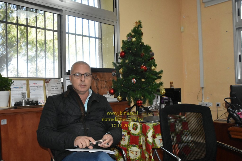 بالفيديو- المربي اياد قسيس- مدير مدرسة نوتردام الثانوية- رسالتنا وأملنا بشفاء ابننا ندي قبل كل احتفال وإنجاز