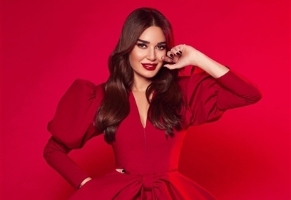 سيرين عبد النور تبهر متابعيها بجلسة تصوير حمراء احتفالا بالكريسماس