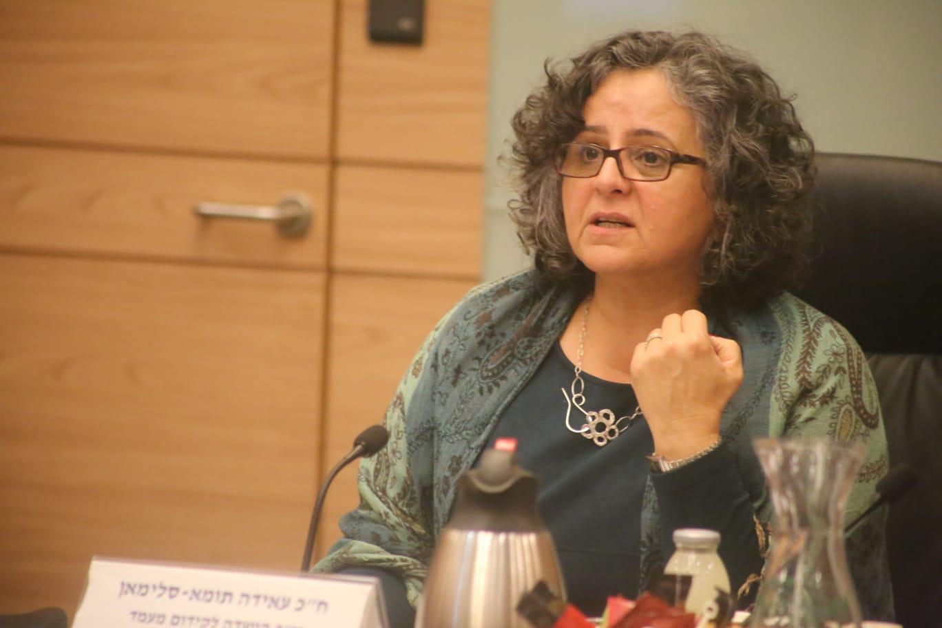 توما-سليمان تتوصل إلى اتفاق مع وزيرة التربية والتعليم بشأن تطبيق برنامج  للتربية للمساواةبين الجنسين في جهاز التعليم