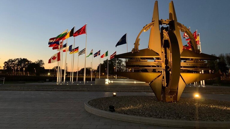 الناتو يدعو إلى الدبلوماسية والحوار وخفض التصعيد  مع روسيا