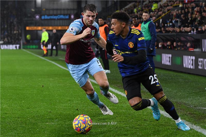  بيرنلي يحرج مانشستر يونايتد المترنح