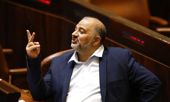 منصور عباس يرفض وصم إسرائيل بالأبرتهايد