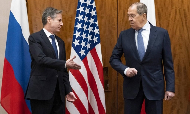 لافروف يتهم واشنطن بـ إثارة النزاع  وبلينكن يطالب موسكو بـوقف التصعيد