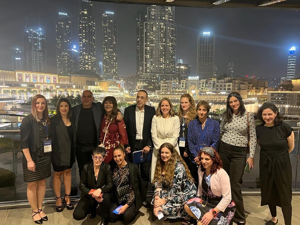 لقاء صحافي عابر للحدود في دبي برعاية وزير التعاون الإقليمي عيساوي فريج