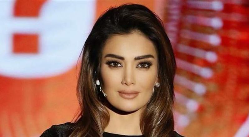 جيسيكا عازار تستعرض جمالها وإطلاتها... والجمهور يُعلّق: شو‌‌ حلوة دبي بوجودك