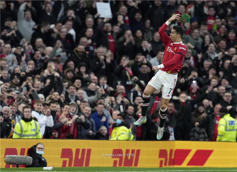 هاتريك رونالدو ينقذ يونايتد من ماجواير وتوتنهام