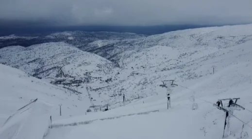 كتلة قطبية شديدة البرودة تؤثر على البلاد وثلوج كثيفة على جبل الشيخ