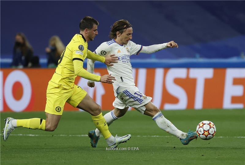 عرض إيطالي وآخر قطري على طاولة مودريتش