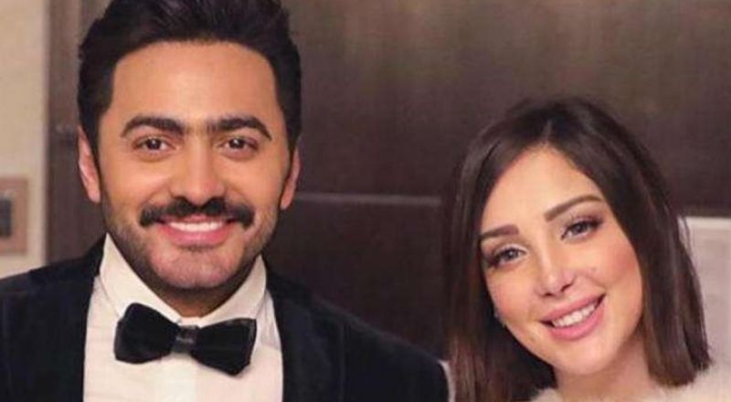 انفصال تامر حسني وزوجته يعود للواجهة.. والفنان يرد