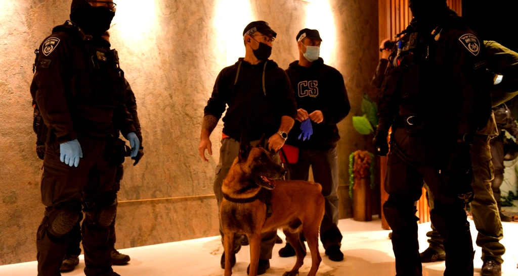 شرطة إسرائيل تكشف  في إطار نشاط الخطوة الرابعة عن مختبر لإنتاج عصير لمواد مشتبهة كمخدرات خطرة