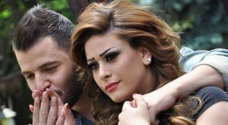 حسام جنيد يبكي بحُرقة بعد انفصاله عن الفنانة إمارات رزق