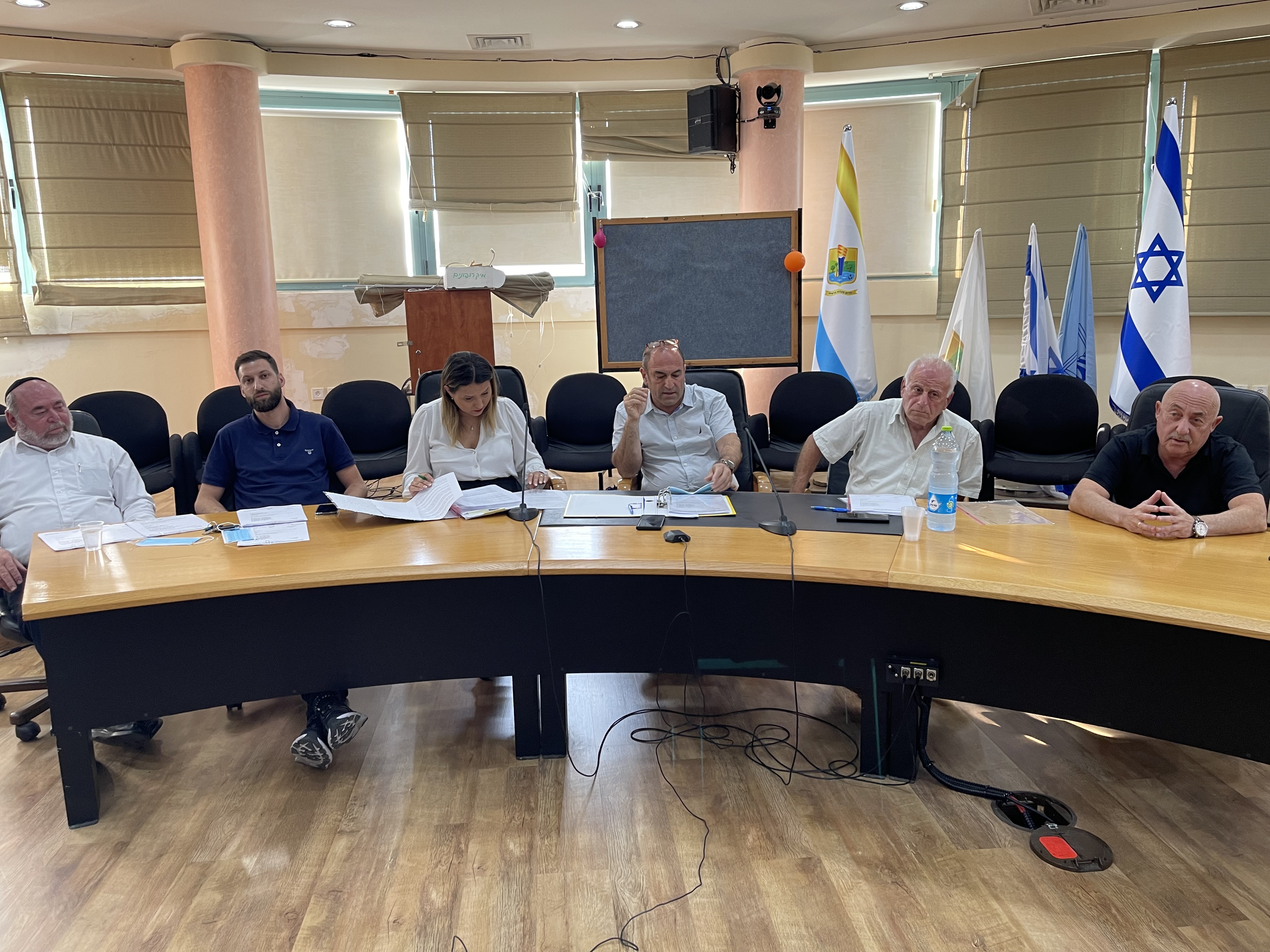 بأغلبية 7 أعضاء معارضة مقابل 4 ائتلاف, بلدية معلوت ترشيحا تفشل في تمرير قانون رفع الارنونا والقضية تُرجىء حتى نهاية الشهر الجاري