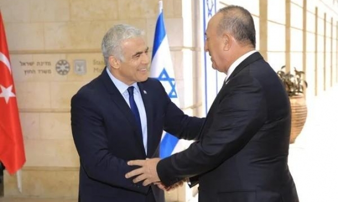 مصادر إسرائيلية: زيارة لبيد لأنقرة أمنية في جوهرها وأهميتها بحدوثها