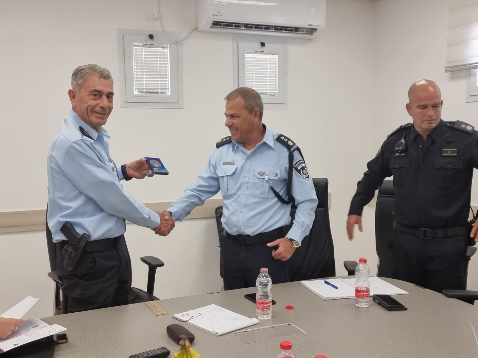 قائد وحدة  سيف  اللّواء ناتان بوزانا، يواصل جولة الزيارات للوحدات الميدانيّة وقام بزيارة مع طاقم قادة الوحدة في مقر مديريّة الجليل