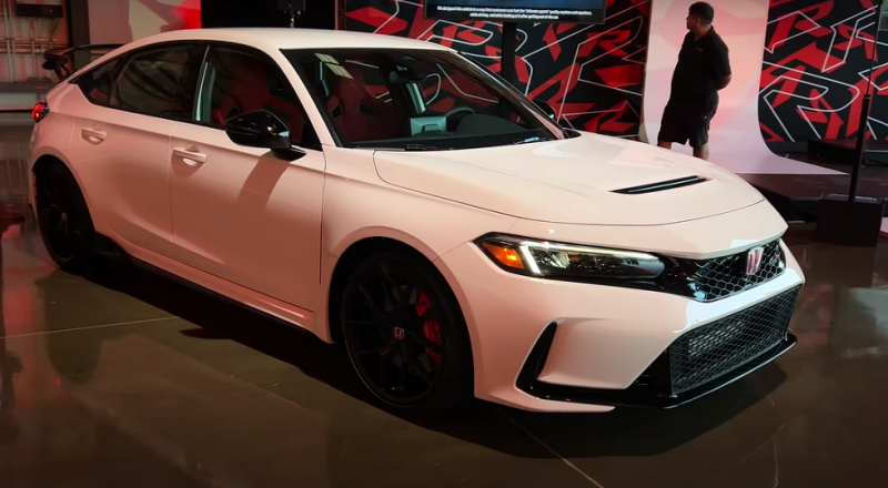 هوندا تكشف عن أقوى سيارة Civic على الإطلاق!