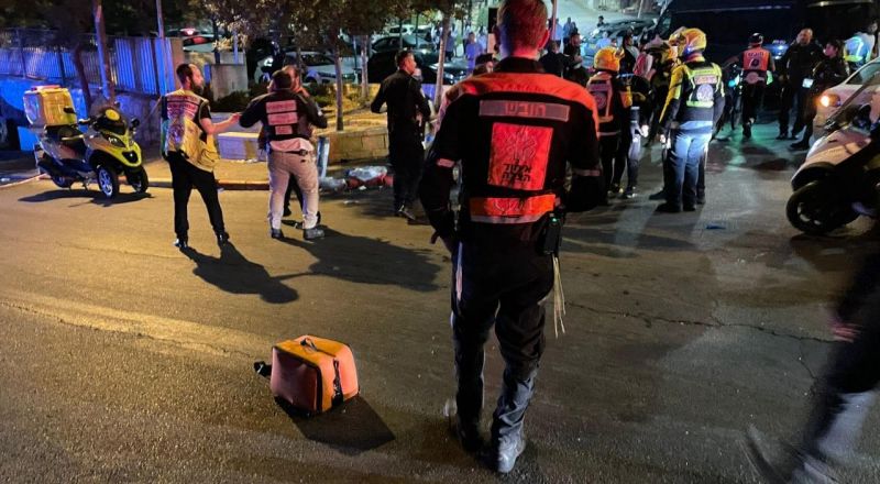 7 إصابات بينها خطيرة بعملية اطلاق نار في القدس,والقبض على منفذ العملية امير صيداوي من شرقي القدس