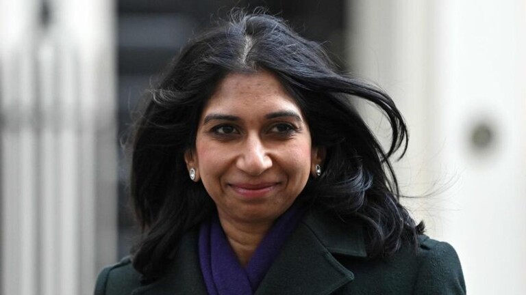 وزيرة الداخلية البريطانية تعترف: الهجرة خارج نطاق السيطرة.. سنتخذ إجراءات دراماتيكية!