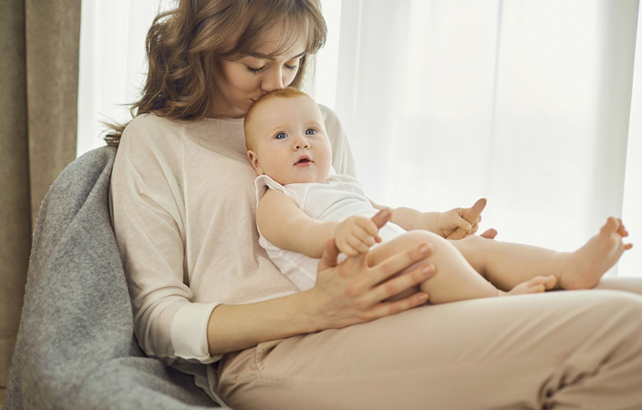 إليكِ 6 نصائح للحفاظ على طفلك الرضيع في موسم الأنفلونزا