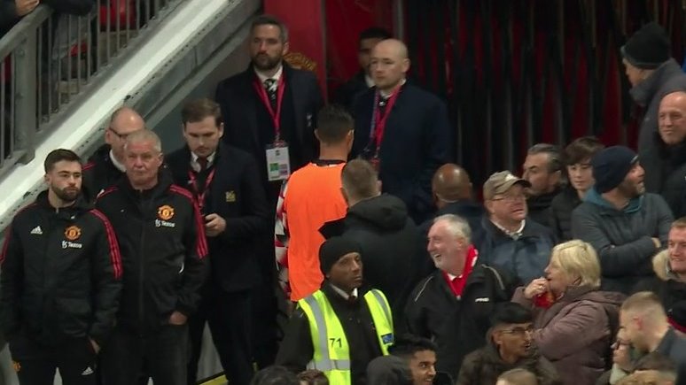 رونالدو يواصل ردود فعله الغاضبة على قرارات تين هاج