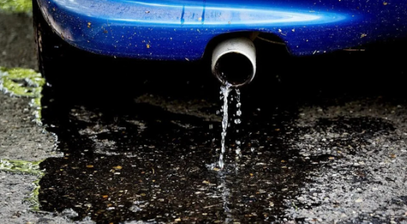 لماذا يخرج الماء من العادم في سيارتك؟