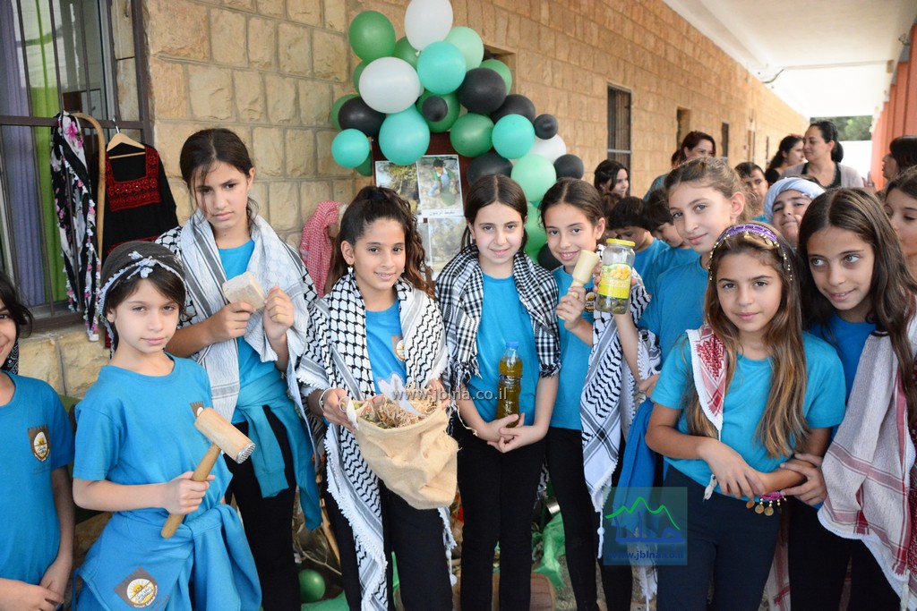 صور وفيديو- ابتدائية معليا تُحيي يوم الزيتون والأرض بفعاليات أصيلة وممتعة