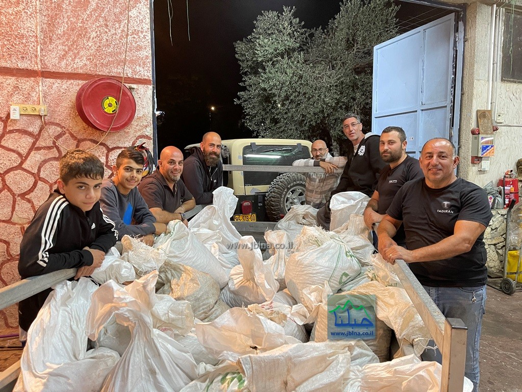 جَمعة الناس في معصرة الزيتون- من مميزات موسم الخير والبركة-صور للذكرى