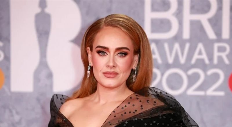 خوفاً على صوتها .. أديل تمتنع عن مساندة إنكلترا في كأس العالم!