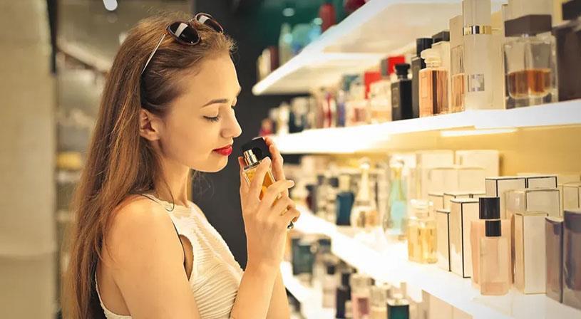 لعام 2023: أهم خمس عطور تنتقين منها ما يناسبك