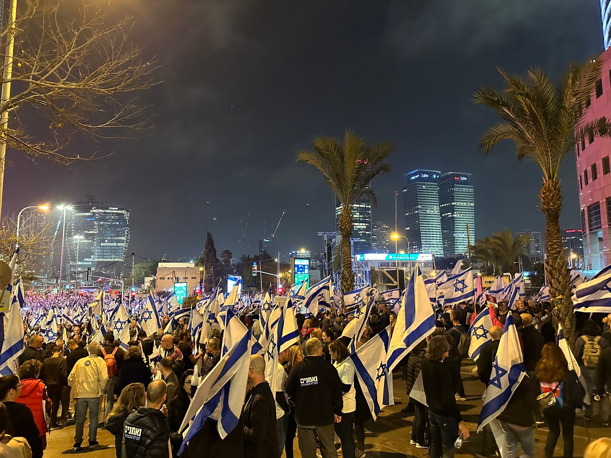 أين العرب في مظاهرات تل أبيب؟ .. سؤال يطرح ويتكرر فأي الموقفين أكثر اقناعًا؟