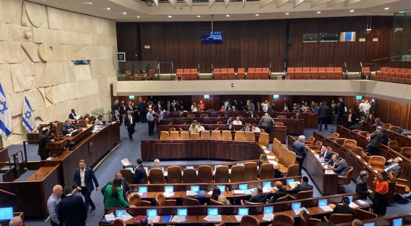 دعوات لحوار بين الائتلاف والمعارضة حول التغييرات بجهاز القضاء