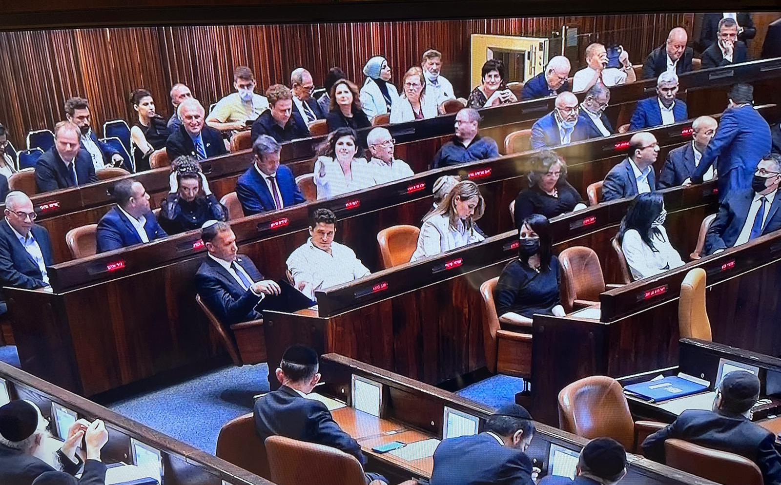 30 مليار شيكل للمجتمع العربي: حكومة نتنياهو لن تلغي الخطة الخمسية التي وافق عليها بينيت لابيد