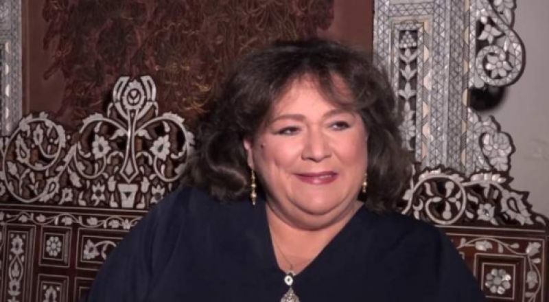 إيمان عبد العزيز: ما عندي بيت ولا سيارة طردوني من بيتي